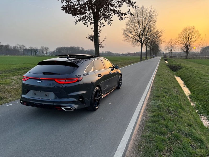 Kia pro cee'd / ProCeed