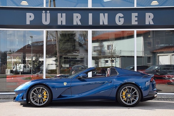 Ferrari 812 2022