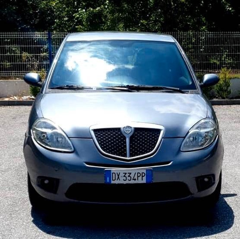 Lancia Ypsilon