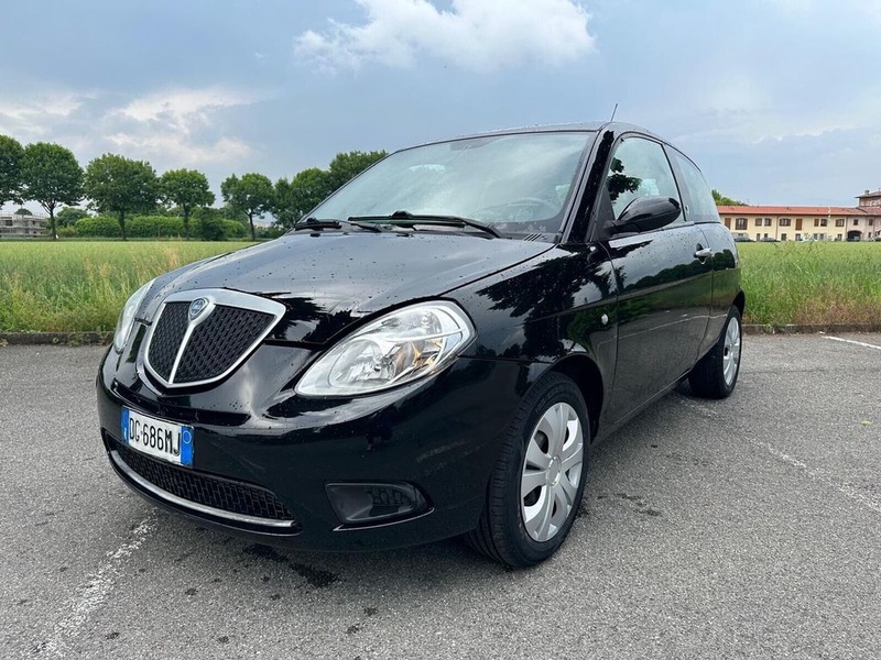 Lancia Ypsilon