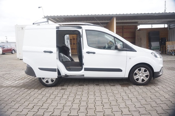 Ford Transit Courier 2021