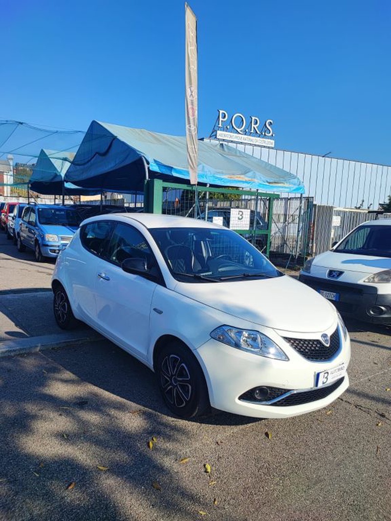 Lancia Ypsilon
