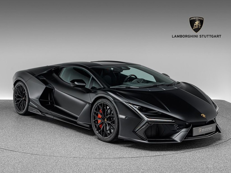 Lamborghini Revuelto