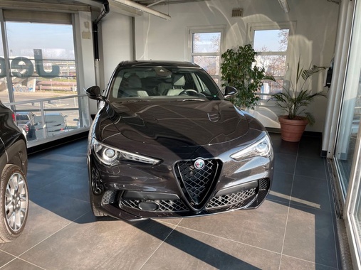 Alfa Romeo Stelvio 2023