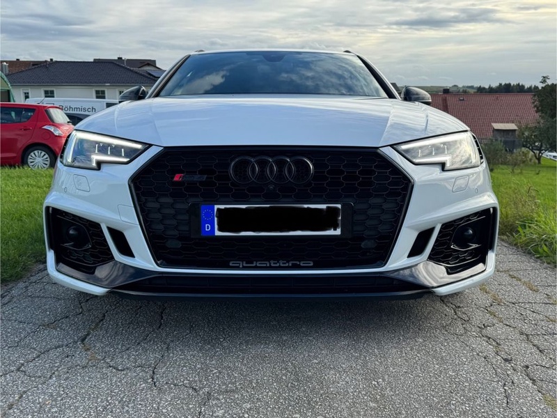 Audi RS4