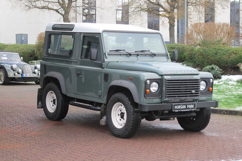 Land Rover Defender