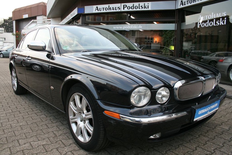 Jaguar XJ