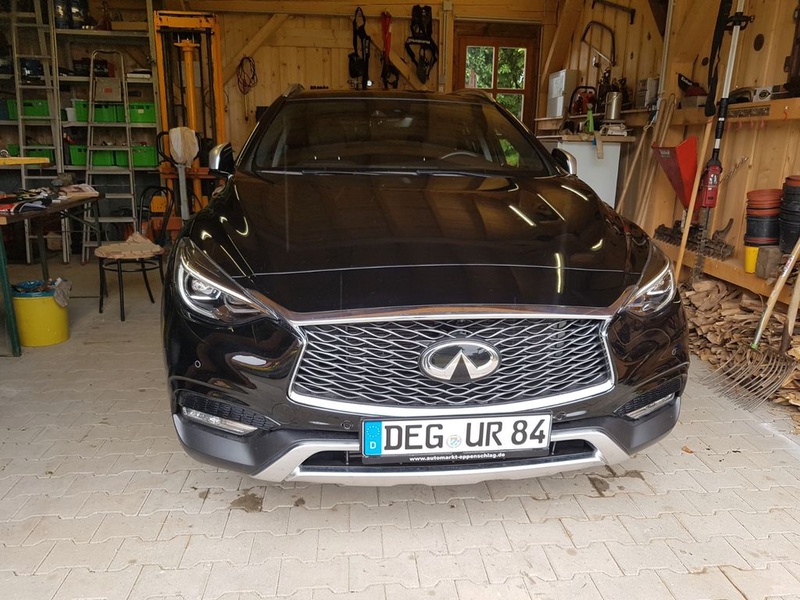 Infiniti QX30