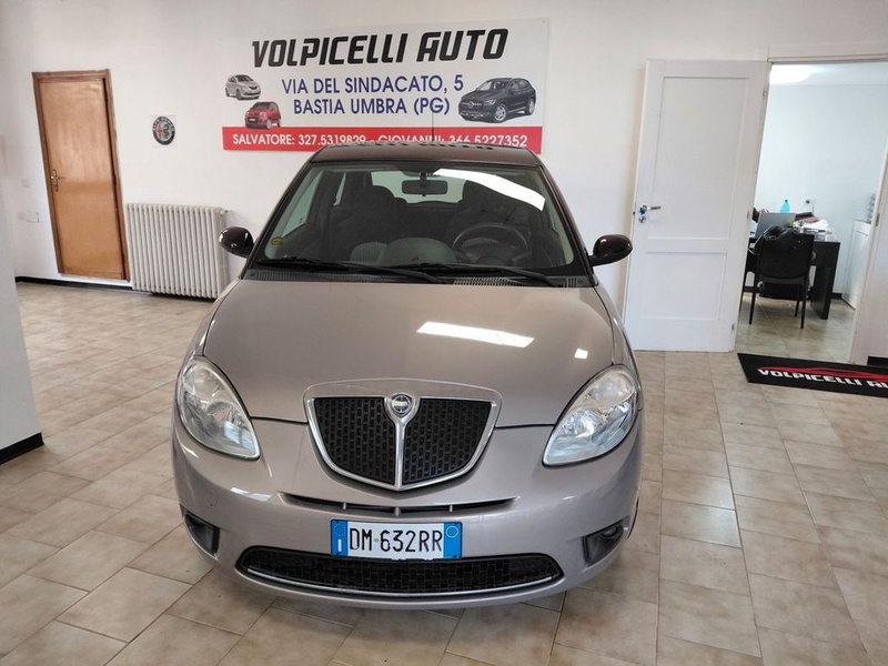 Lancia Ypsilon