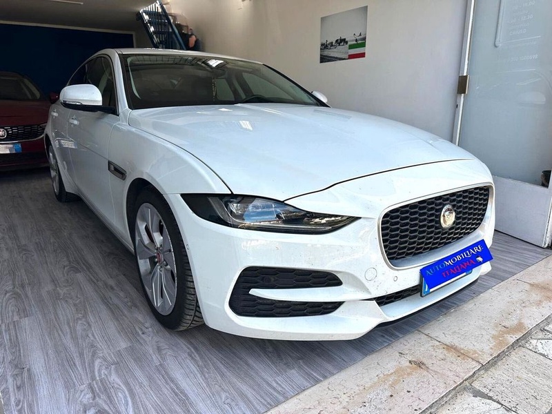 Jaguar XE