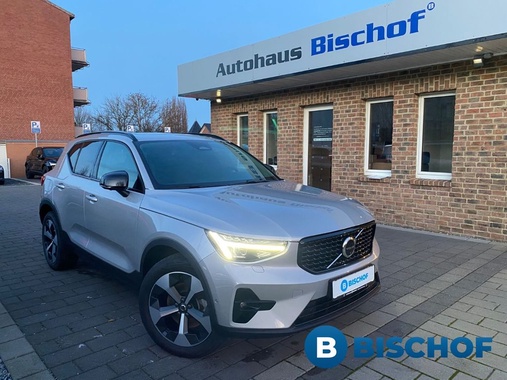 Volvo XC40 2025