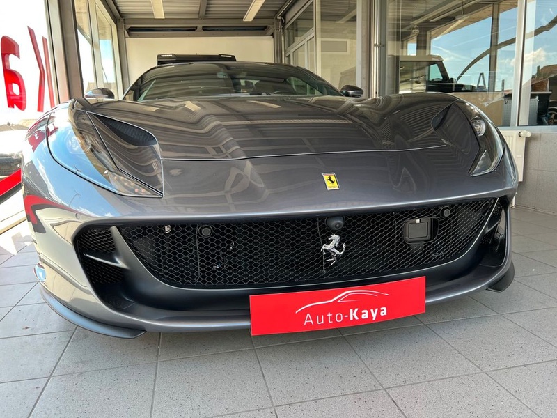 Ferrari 812