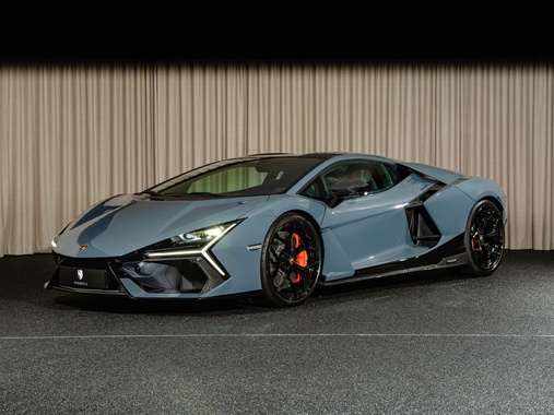 Lamborghini Revuelto 2024