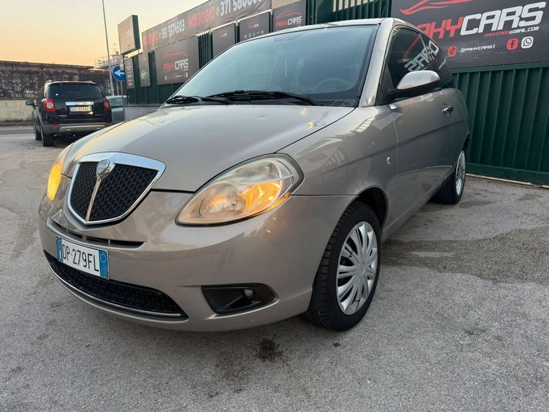 Lancia Ypsilon