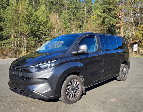 Ford Tourneo Custom 2025