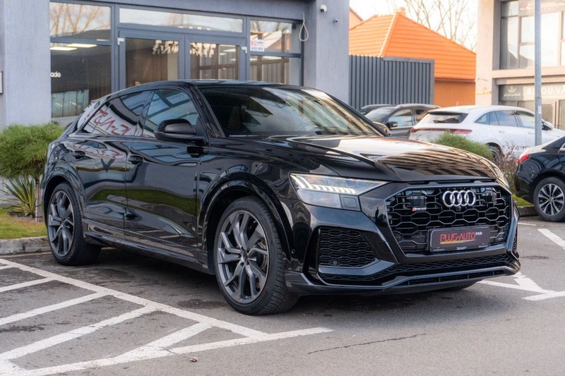 Audi RSQ8