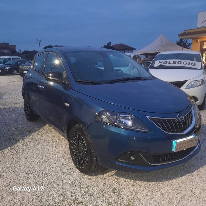 Lancia Ypsilon