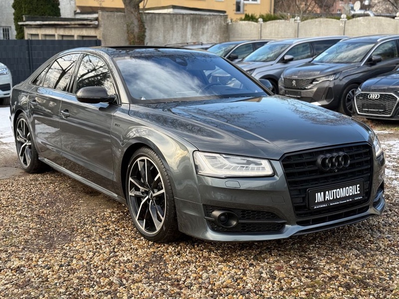 Audi S8