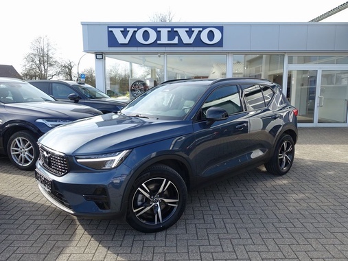 Volvo XC40 2025