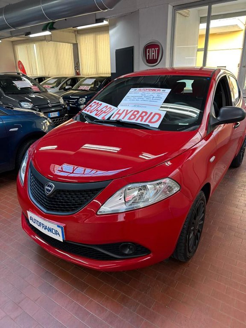 Lancia Ypsilon