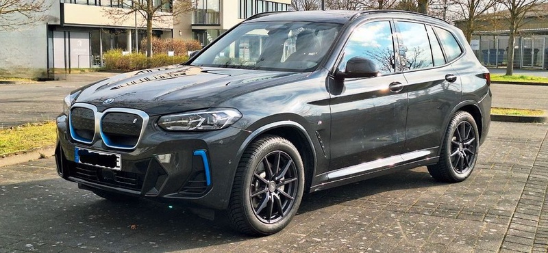 BMW iX3