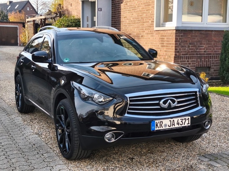 Infiniti QX70