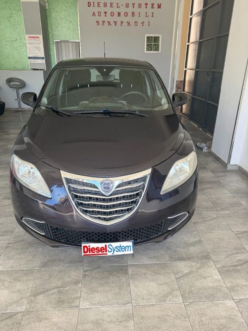 Lancia Ypsilon