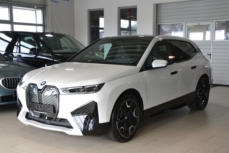 BMW iX