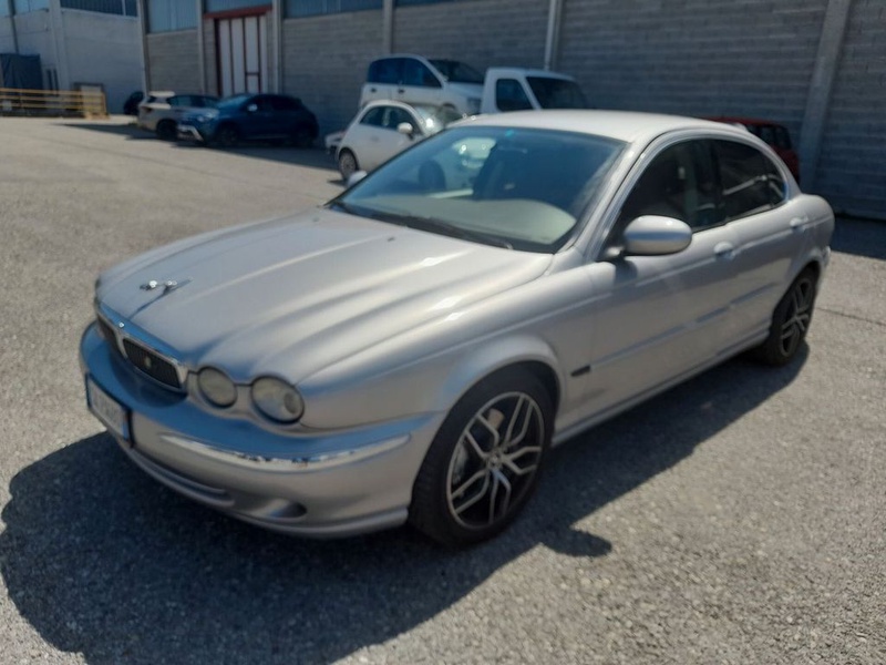 Jaguar X-TYPE