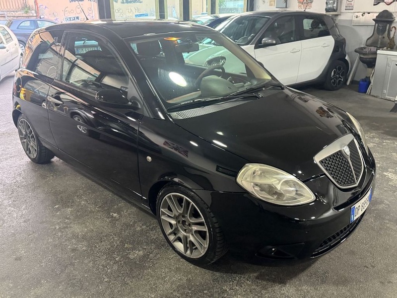 Lancia Ypsilon