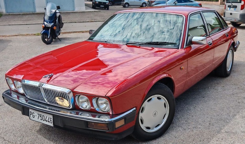 Jaguar XJ