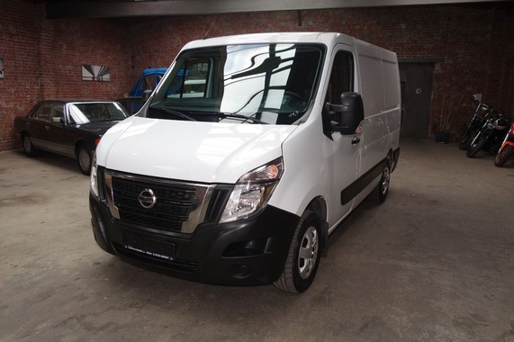 Nissan NV400 2022