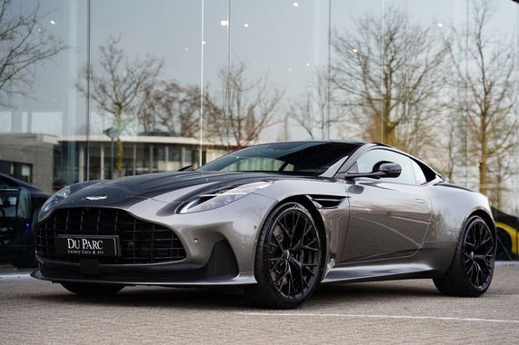 Aston Martin DB12 2024