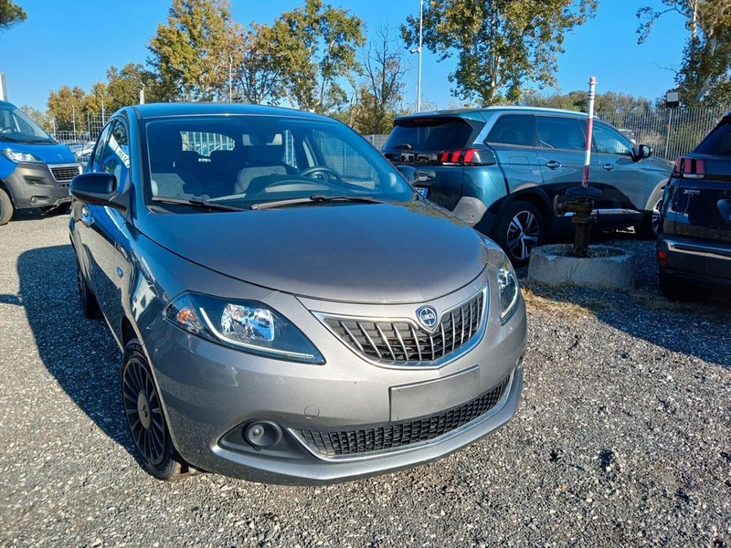 Lancia Ypsilon