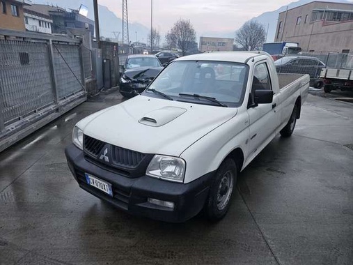 Mitsubishi L200 2005
