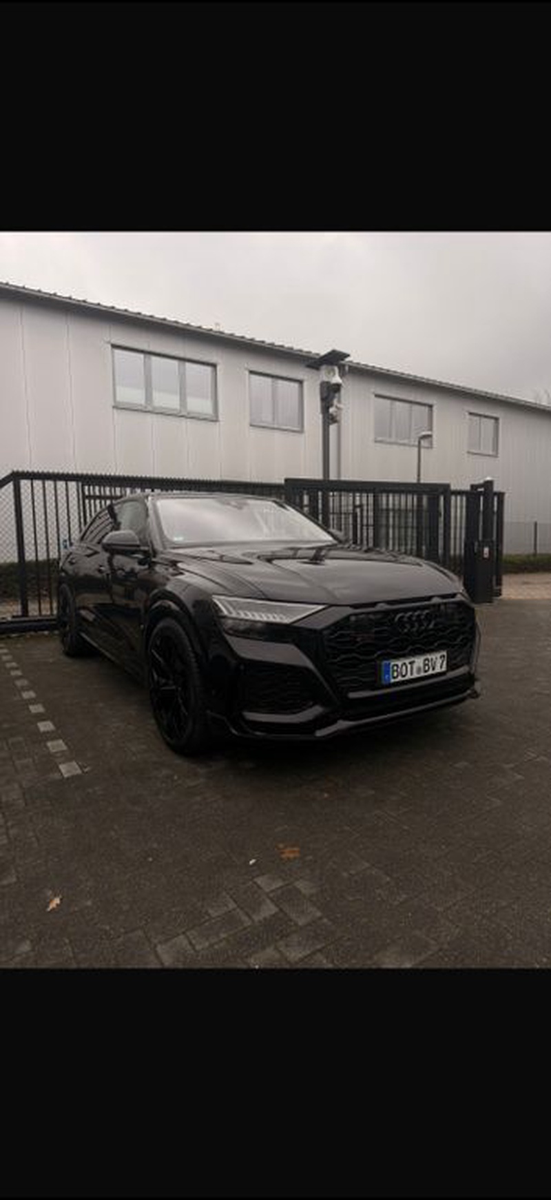 Audi RSQ8