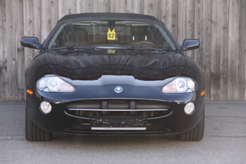 Jaguar XK8