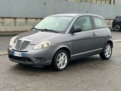 Lancia Ypsilon 2012