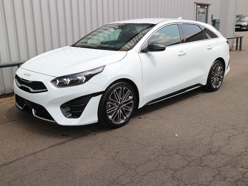 Kia pro cee'd / ProCeed