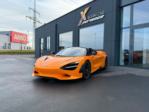 McLaren 750S 2025
