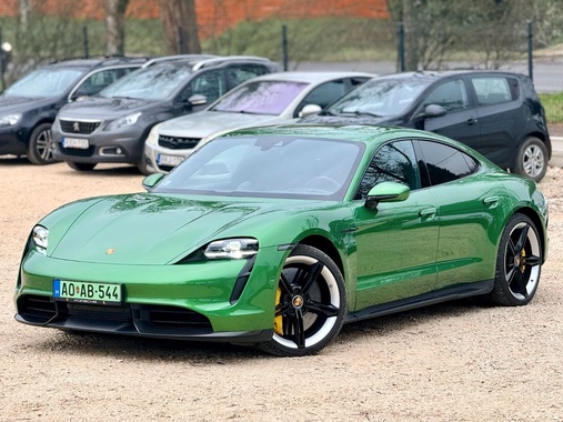 Porsche Taycan 2022