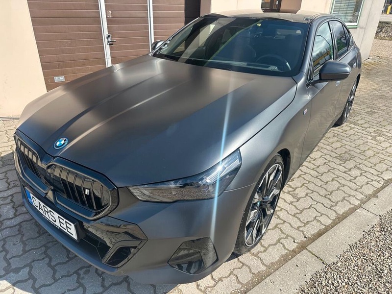 BMW i5