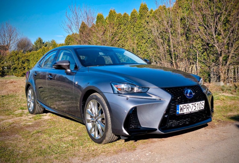 Lexus IS