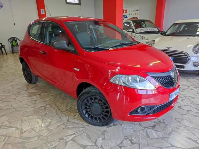 Lancia Ypsilon