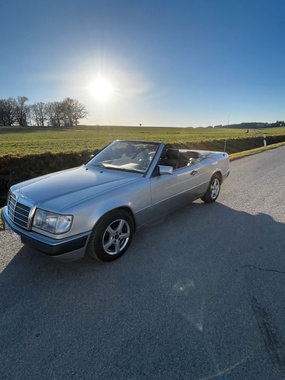 Mercedes-Benz 300 1993