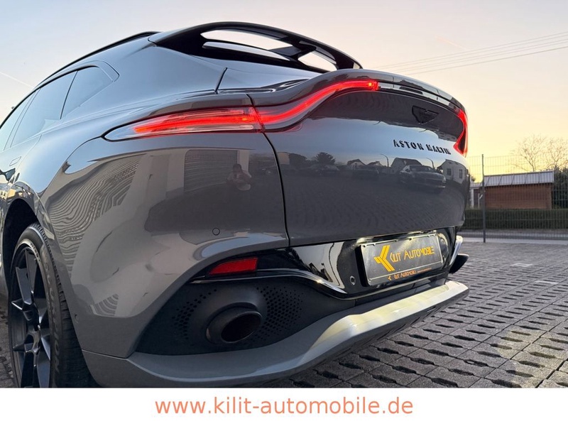Aston Martin DBX