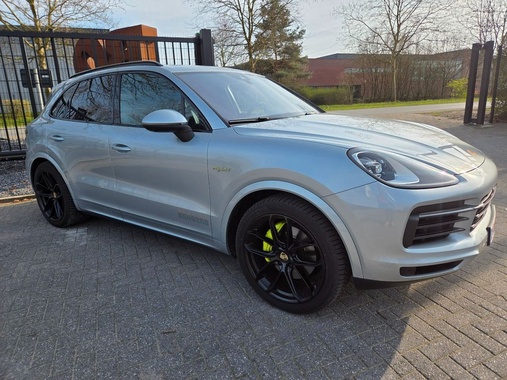 Porsche Cayenne 2021