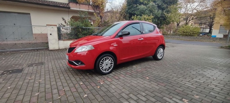 Lancia Ypsilon