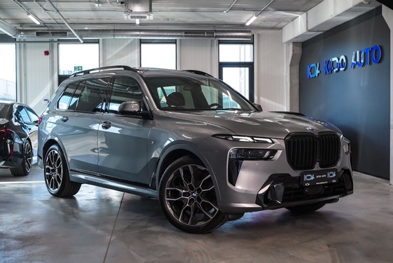 BMW X7 2023