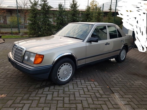 Mercedes-Benz 230 1982